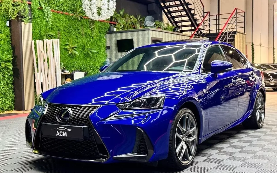 LEXUS IS IS 300h F-Sport Cuero