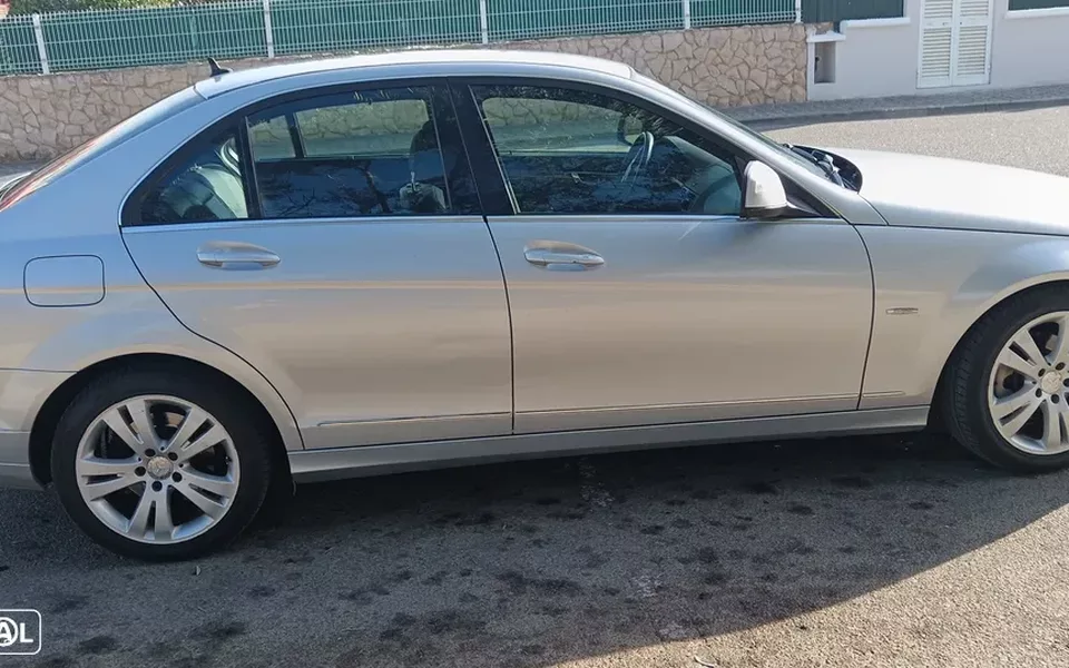 Mercedes-Benz C 220