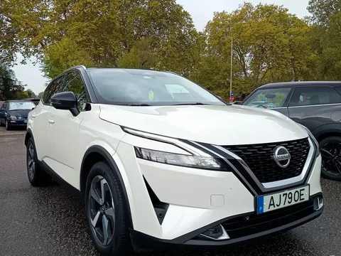 Nissan Qashqai 1.3 DIG-T N-Connecta J18
