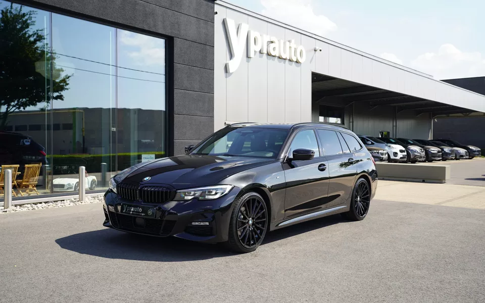 Bmw 320d Touring Sport Automaat Mildhybride M pack Adaptieve cruise Sfeerverlichting Leder Alcantara 360° Camera Keyless Privacy Dodehoekdetectie