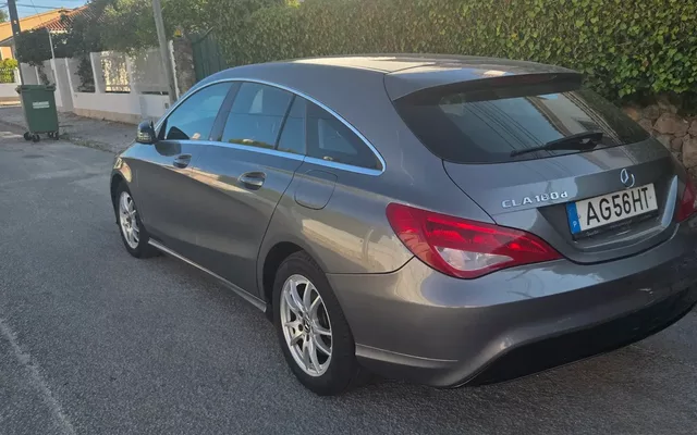 Mercedes-Benz CLA 180 d 7G-DCT Urban