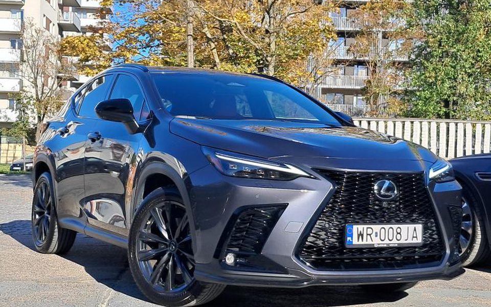 Lexus NX450H+ 2022