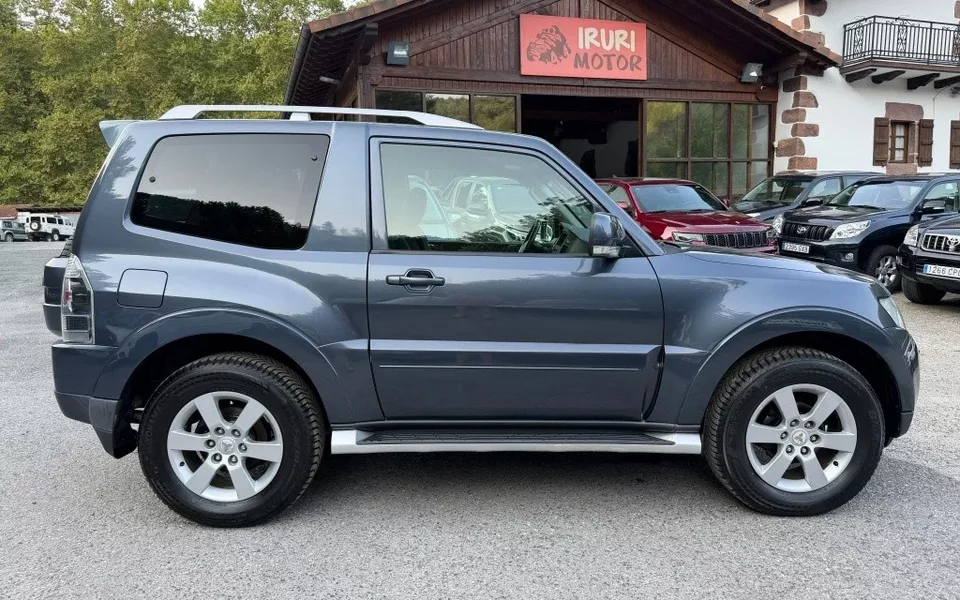 MITSUBISHI Montero Montero 3.2DI-D Intense Aut.