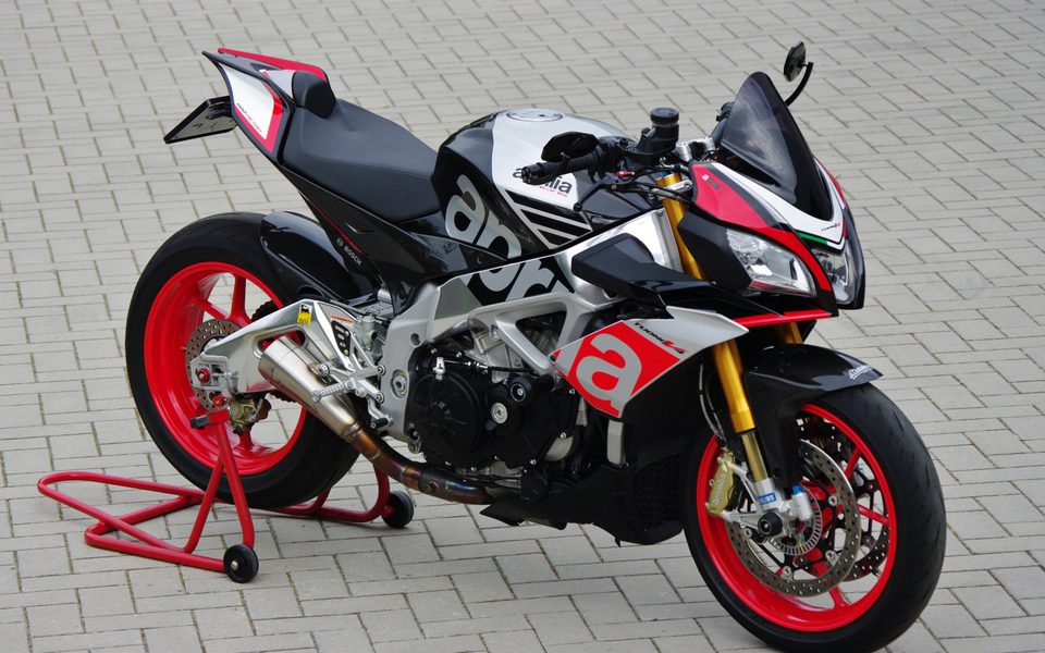 Aprilia Tuono V4 Factory