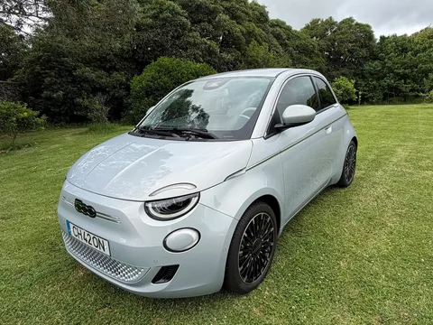 Fiat 500e La Prima