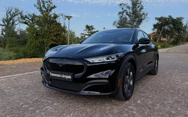 Ford Mustang Mach-E 75.7 kWh Premium AWD