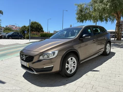 Volvo V60 Cross Country 2.0 D3 Momentum