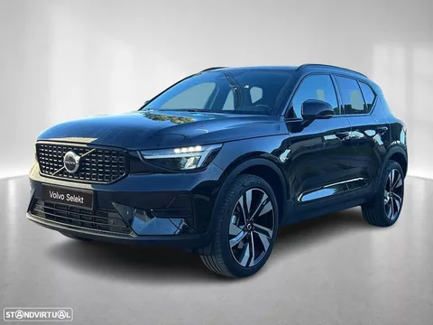 Volvo XC 40 2.0 B3 Plus Dark