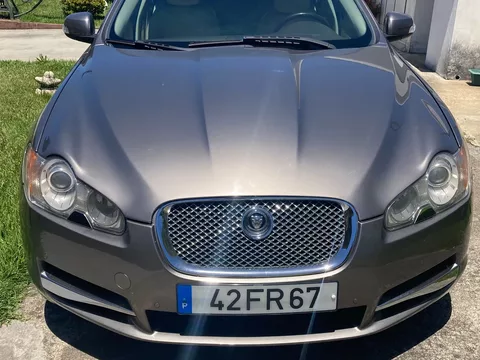 Jaguar XF 2.7 D V6 Luxury