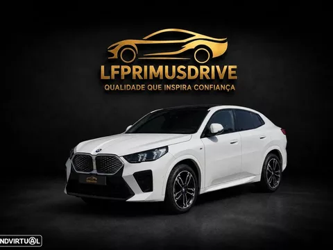 BMW iX2 eDrive20 Pack Desportivo M