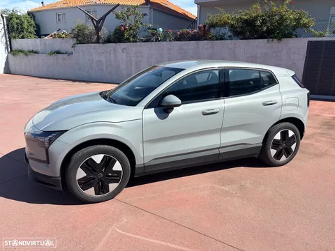 Volvo EX30 Single Motor Extended Range RWD Ultra