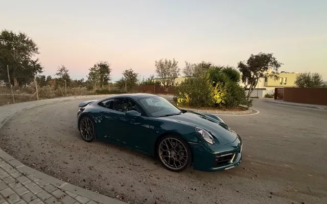 Porsche 911 (992)