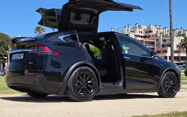 Tesla Model X 100D