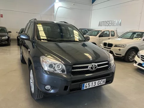 TOYOTA RAV-4 2.2 D-4D 136cv Sol - 10800€ en Badajoz