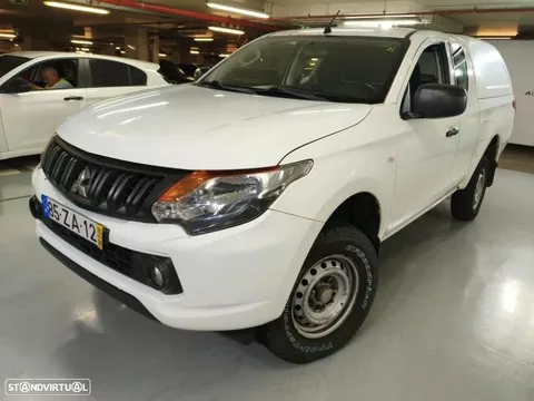 Mitsubishi L200 2.4 DI-D Club Invite 4WD