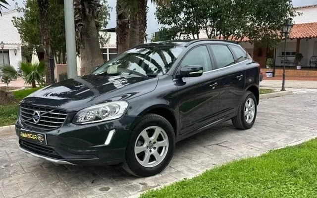 VOLVO XC60 XC60 D4 Momentum 190