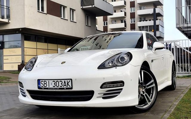 Porsche PANAMERA 2011