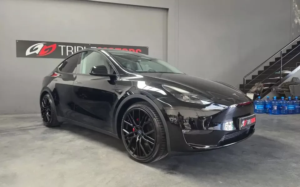 Tesla Model Y Performance Dual Motor AWD