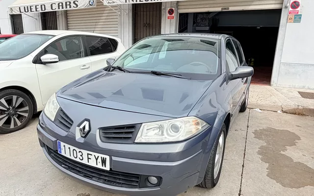 RENAULT Mégane Mégane 1.4 Pack Authentique - 4500€ en Cordoba