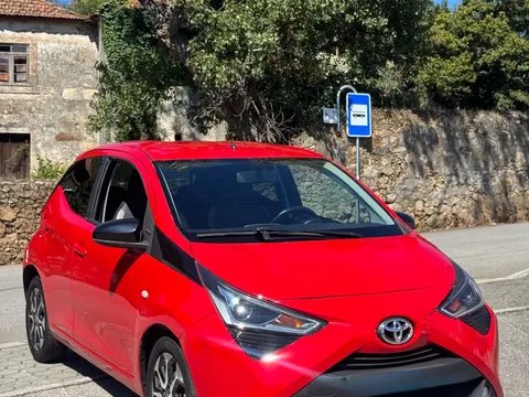 Toyota Aygo 1.0 X-Play Plus+X-Touch MM