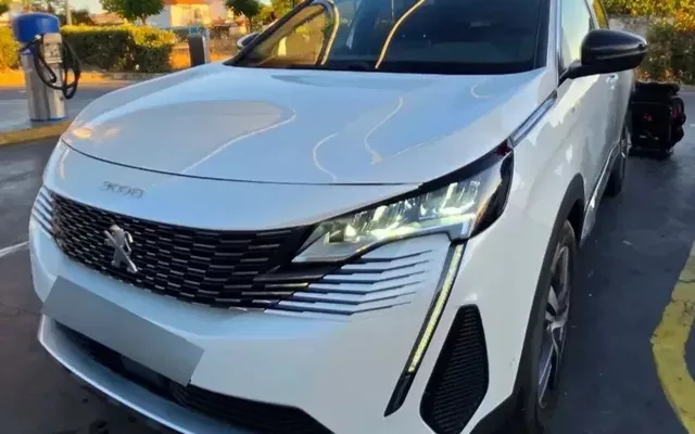 Peugeot 3008 1.6 Hybrid Allure Pack e-EAT8