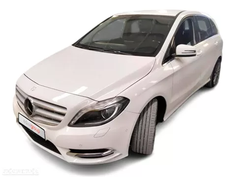 Mercedes-Benz B 180