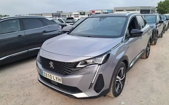 PEUGEOT 3008 300 e-EAT8 GT