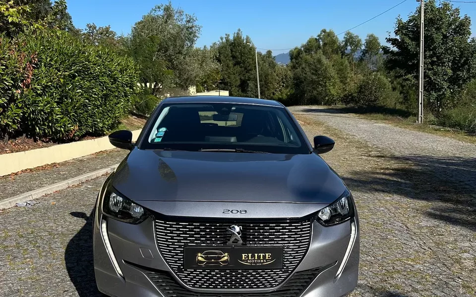 Peugeot e-208