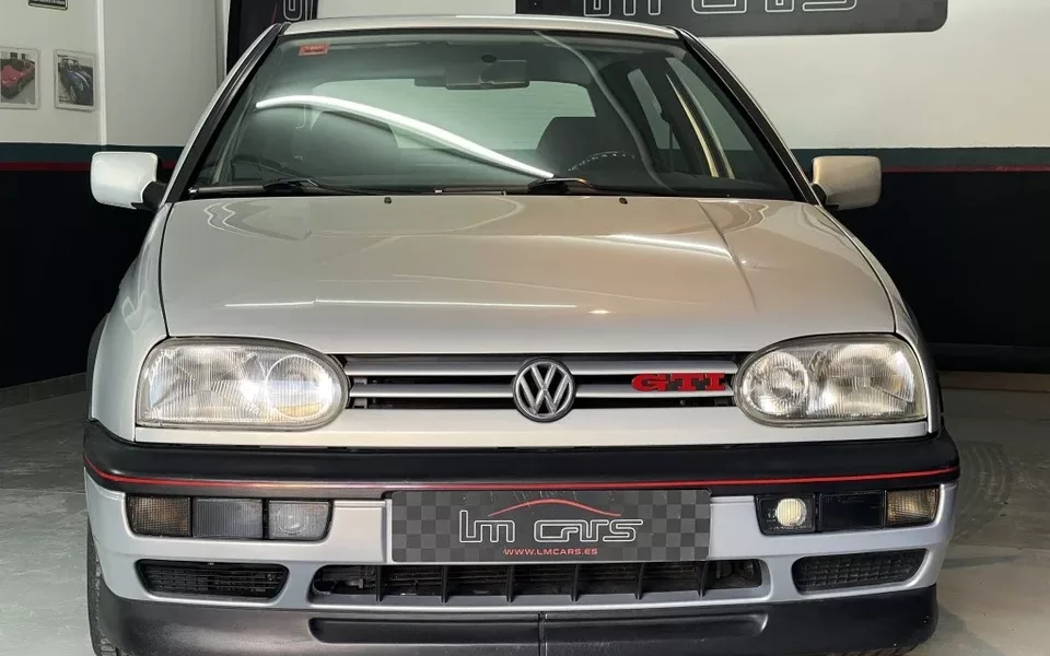 VOLKSWAGEN Golf Golf 2.0 GTi 20 Aniversario - 24990€ en Clariana de cardener