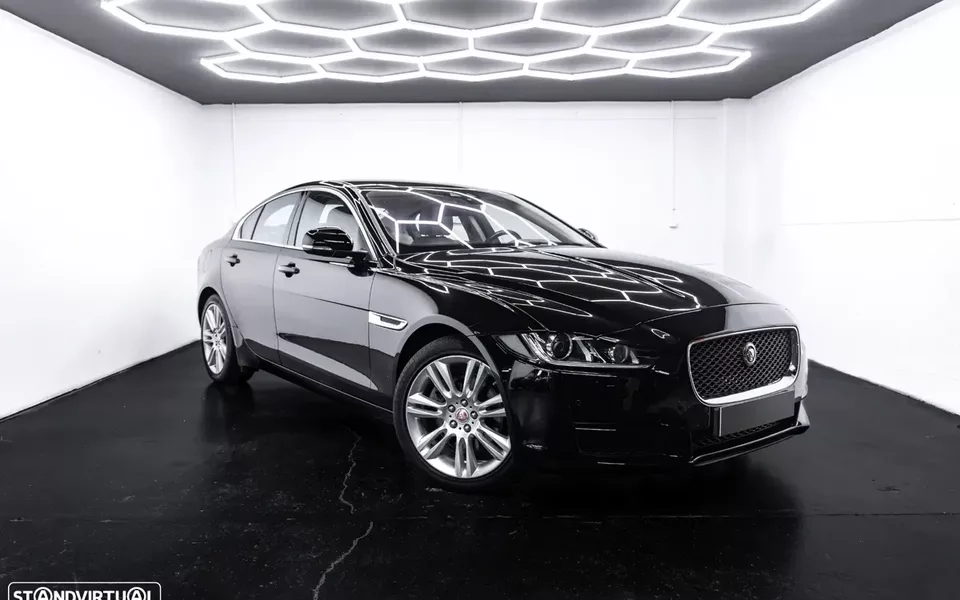 Jaguar XE 2.0 D Prestige Aut.