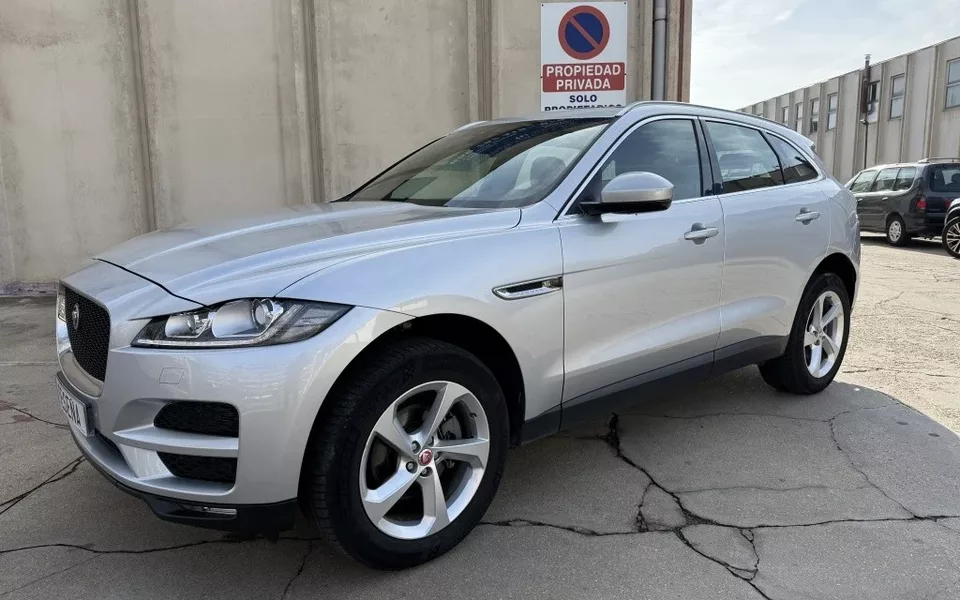 JAGUAR F-Pace F-Pace 2.0i4D Prestige Aut. AWD 240