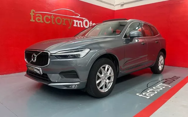 VOLVO XC60 XC60 B4 Momentum FWD Aut.