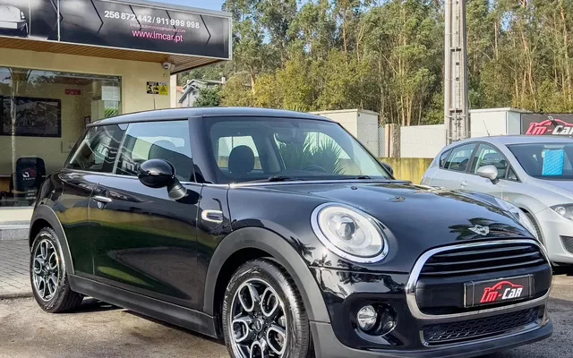 MINI 3 Portas One D Blackyard
