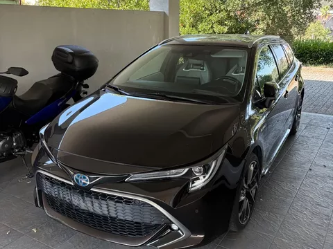 Toyota Corolla Touring Sports 2.0 Hybrid Luxury White