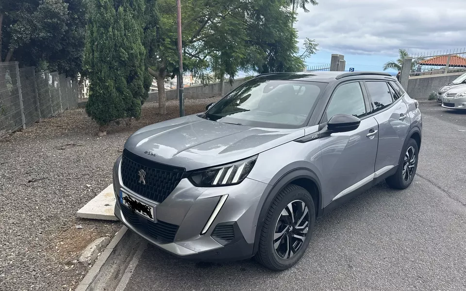 Peugeot 2008 1.2 PureTech GT EAT8