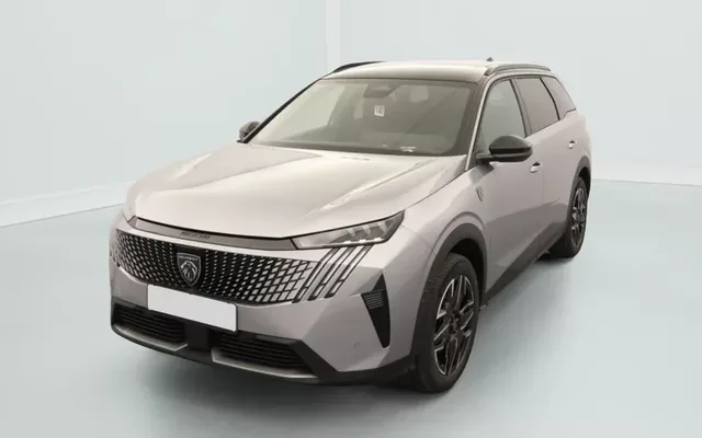 Peugeot 5008 Gt 1.2 HYBRID 145 Zéro km immatriculé