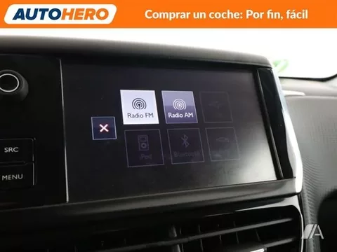 PEUGEOT 208 208 1.2 PureTech Style 82