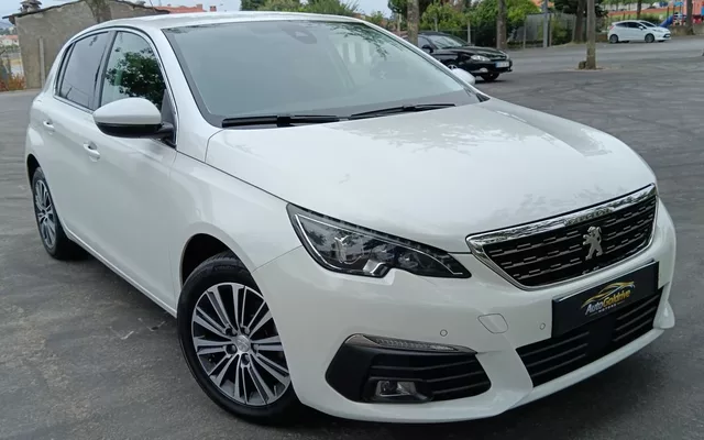 Peugeot 308 1.2 PureTech Allure EAT8