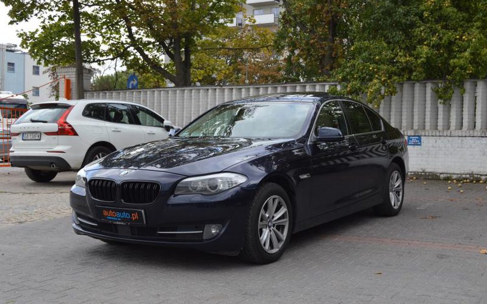 BMW SERIA 5 2010