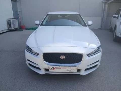 JAGUAR XE 2.0 D Turbo 180 CV Portfolio