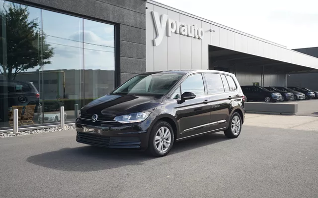 Volkswagen Touran 1.5TSI DSG 7-PLAATSEN Adaptieve cruise Airco Alu 16″ Privacy Parkeersensoren DAB tuner Frontassist Elektrische koffer Bleutooth Armsteun USB