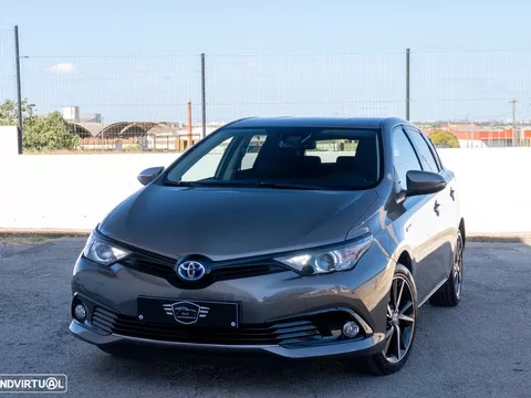 Toyota Auris 1.8 HSD Comfort +P.Sport+Navi