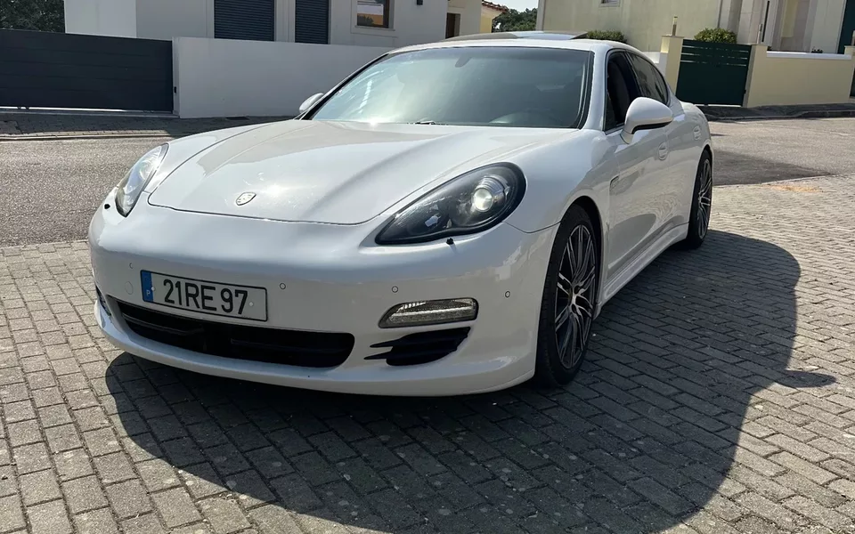 Porsche Panamera Platinum Edition
