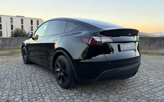 Tesla Model Y RWD