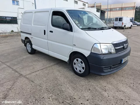 Toyota HiAce 2.5 D-4D Service 2.8T AC