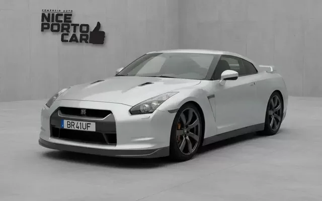 Nissan GT-R