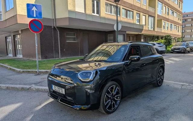 MINI Aceman