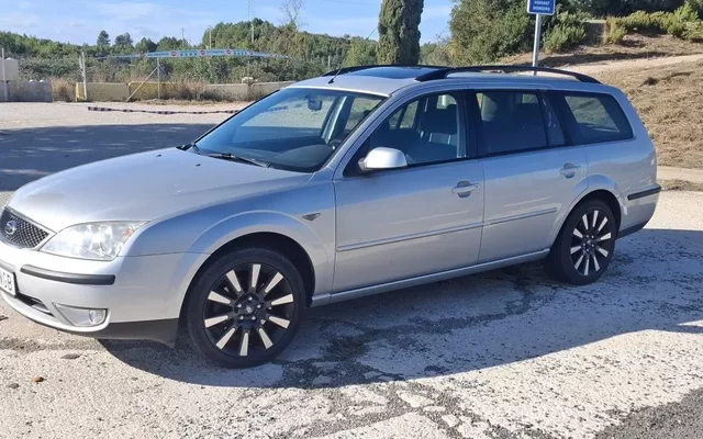 FORD Mondeo Mondeo 2.0 16v Ghia - 5995€ en Santa coloma de cervelló