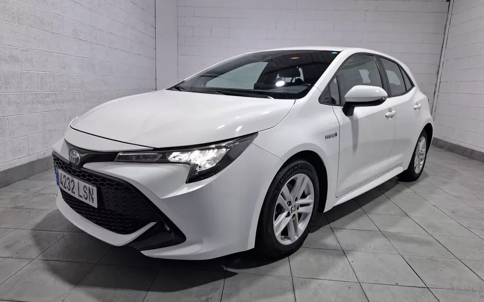 TOYOTA Corolla 1.8 125H ACTIVE TECH E-CVT