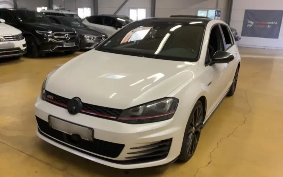 VW Golf GTI Performance BlueMotion DSG